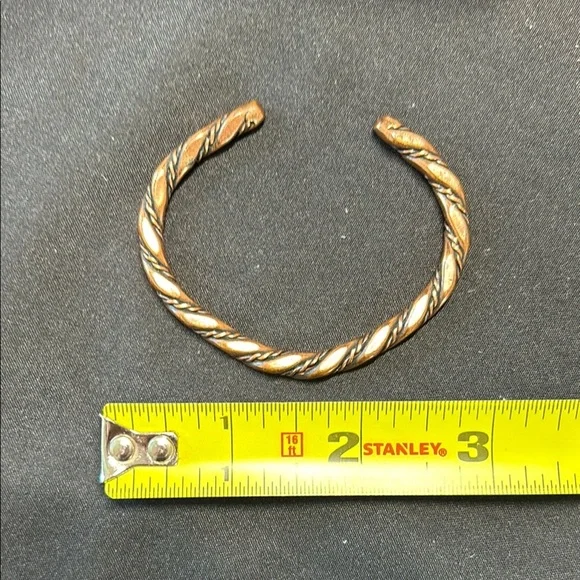 Twisted adjustable solid Copper Cuff Bracelet - Picture 4 of 4